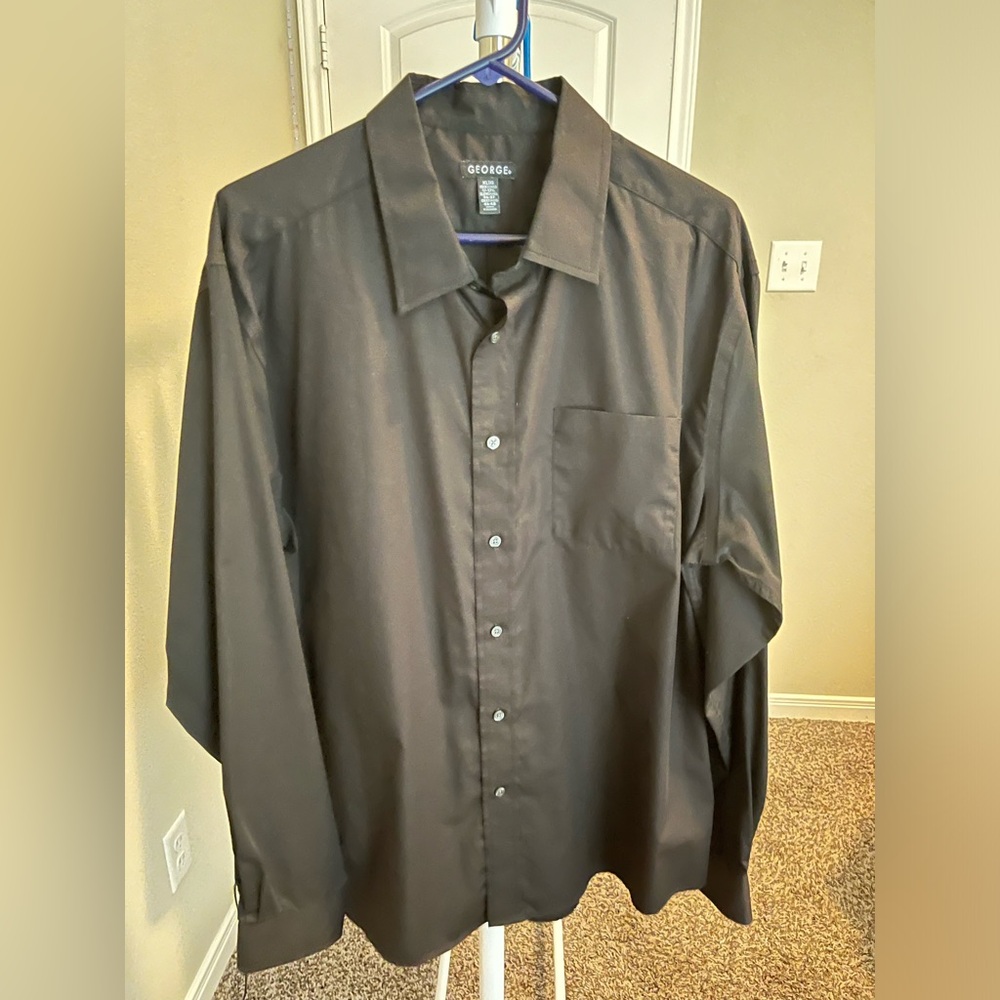 Men’s solid black dress shirt